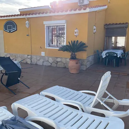 Chalet With Garden And Pool In Denia